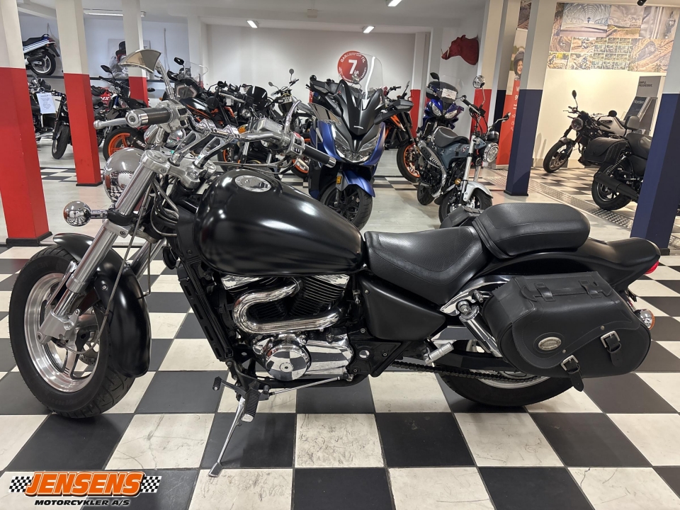 Suzuki VZ 800 Intruder