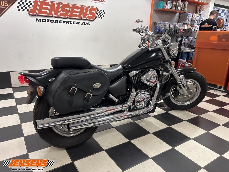 Suzuki VZ 800 Intruder