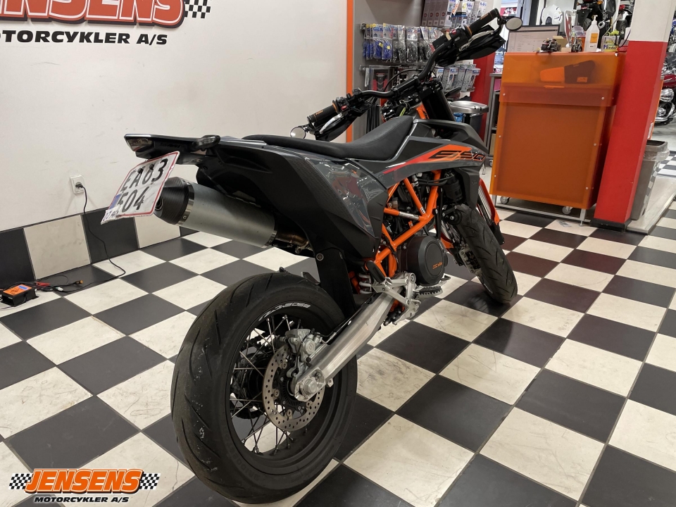 KTM 690 SMC R