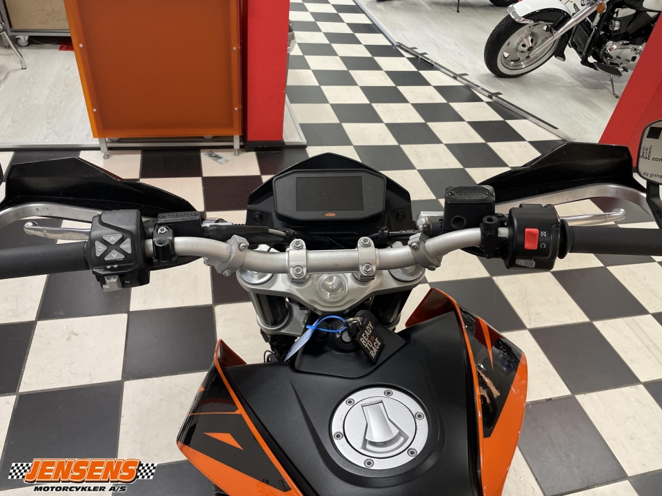 KTM 690 DUKE