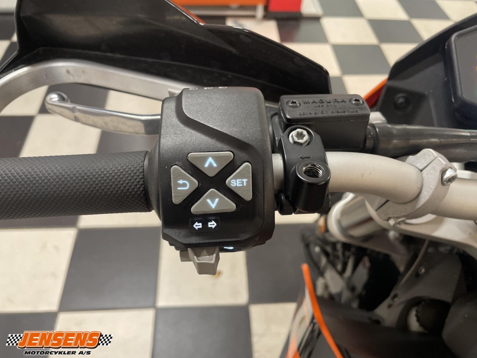 KTM 690 DUKE