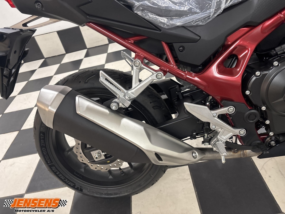 Honda CB 750 Hornet E-Clutch