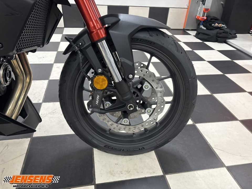 Honda CB 750 Hornet E-Clutch