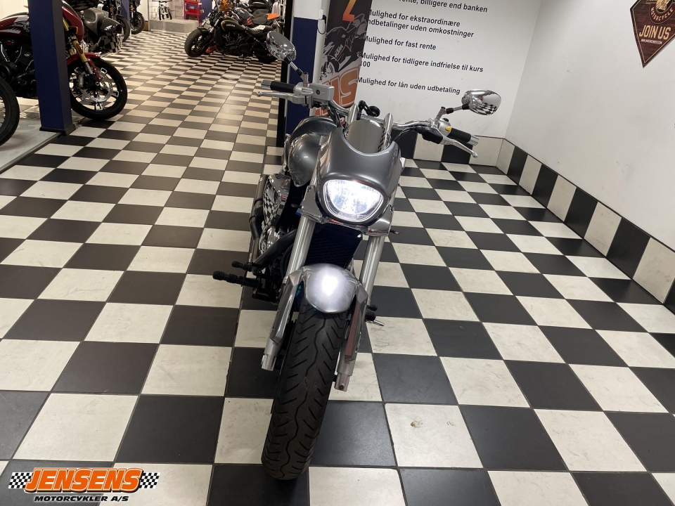 Suzuki VZ 800 Intruder