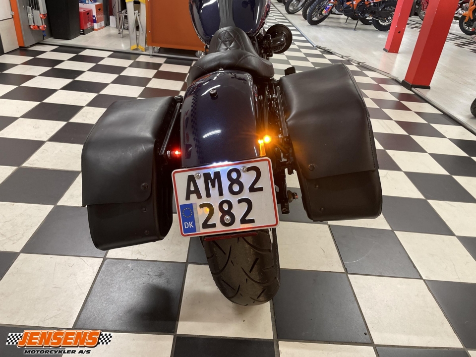 Harley-Davidson FXDB Street Bob