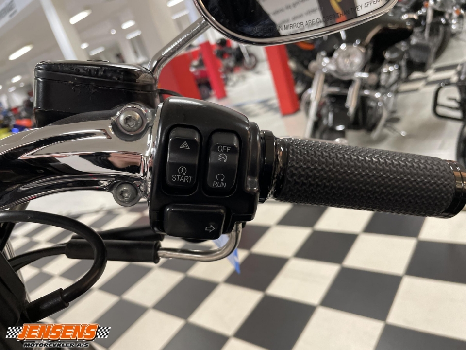 Harley-Davidson FXDB Street Bob