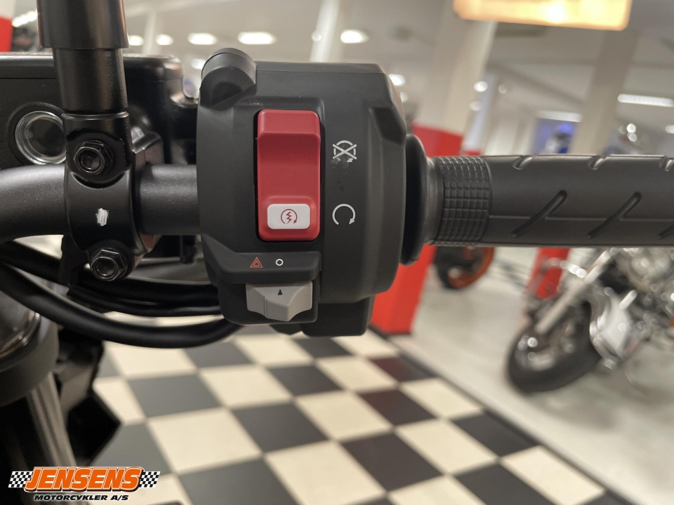 Honda CB 750 Hornet E-Clutch