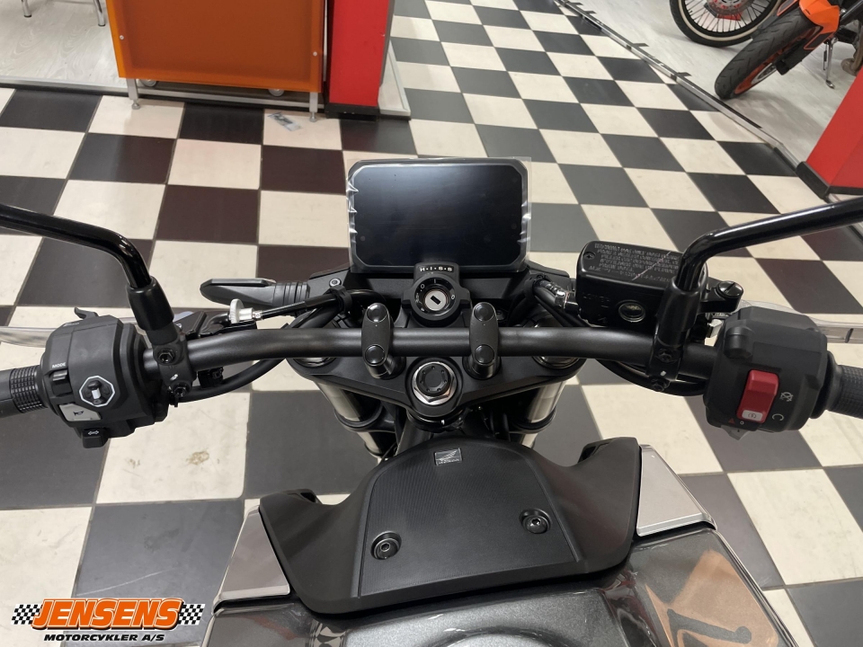 Honda CB 750 Hornet E-Clutch