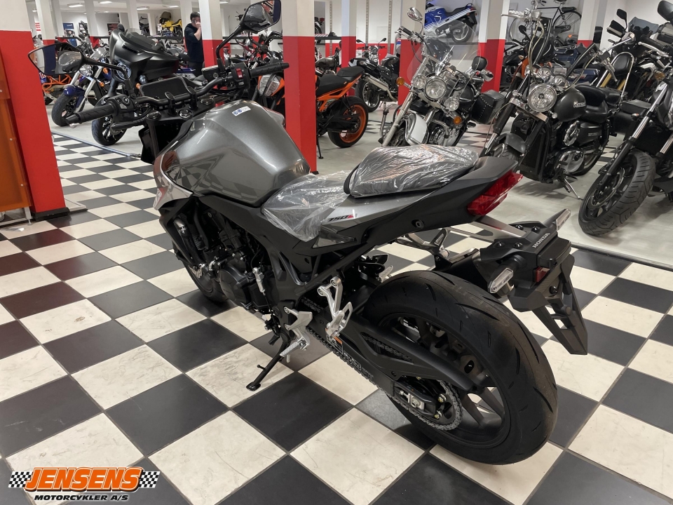 Honda CB 750 Hornet E-Clutch