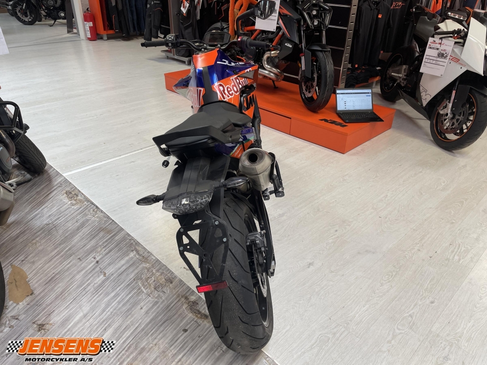 KTM 890 Duke