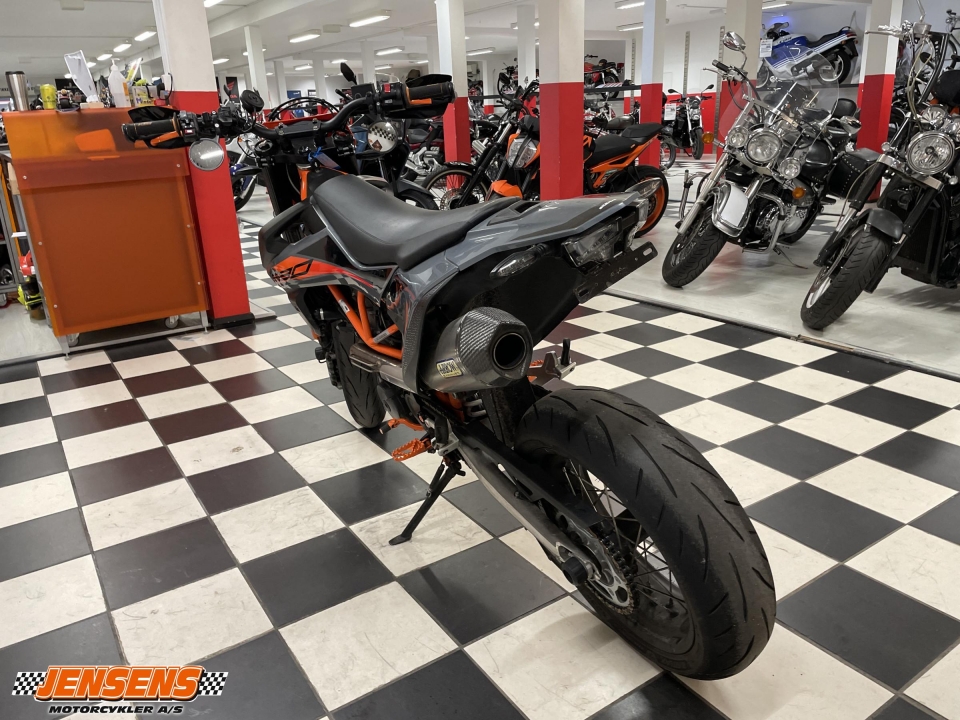 KTM 690 SMC R