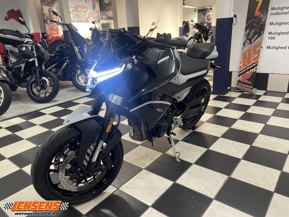 CFMOTO 800 NK MSC