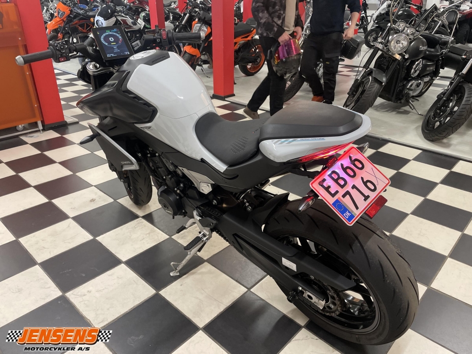 CFMOTO 800 NK MSC