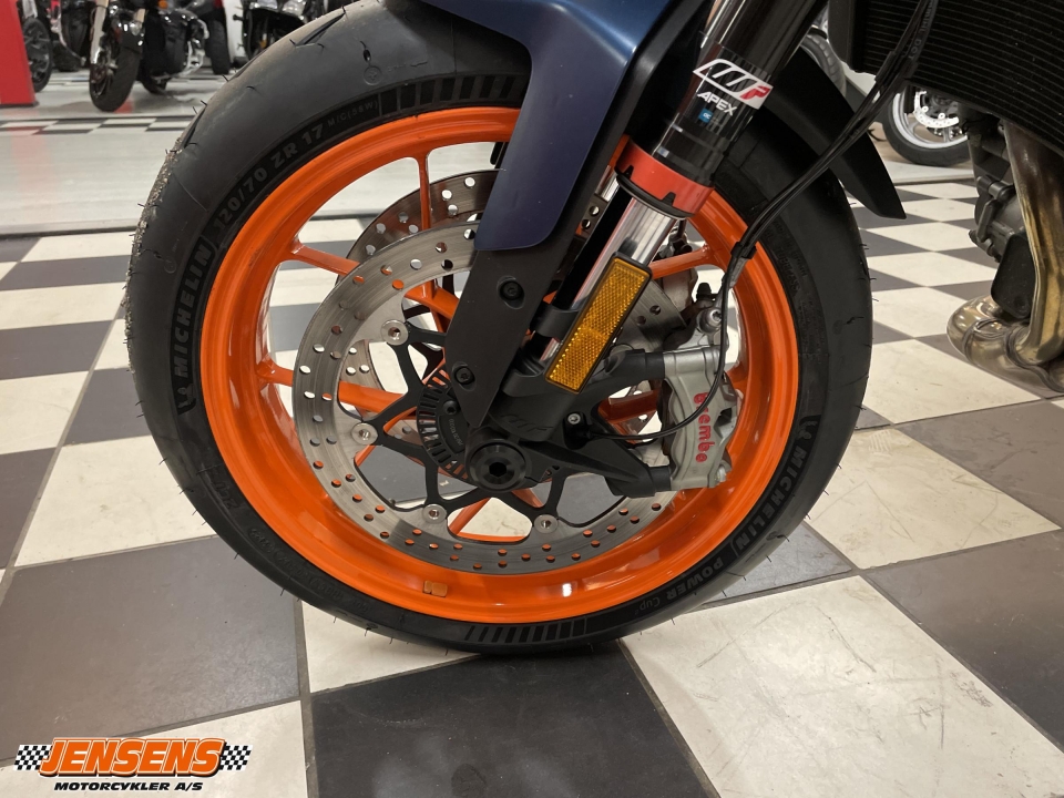 KTM 890 Duke R
