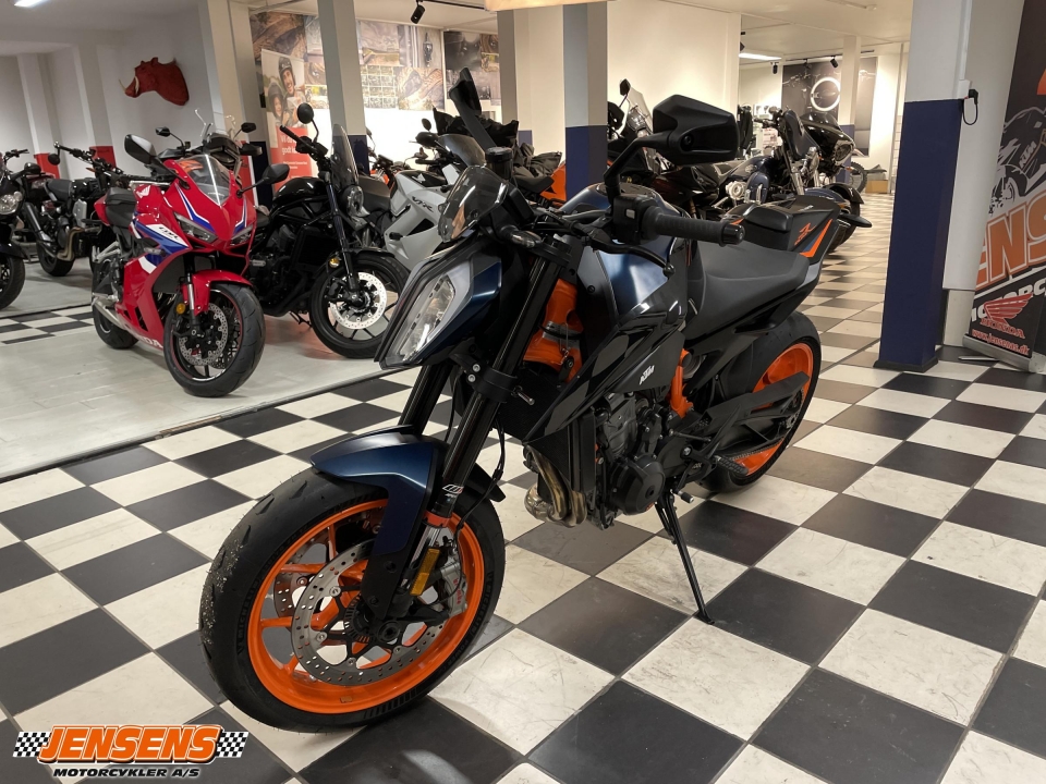 KTM 890 Duke R