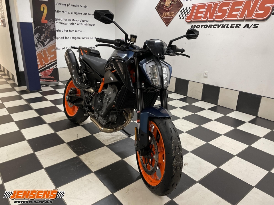 KTM 890 Duke R