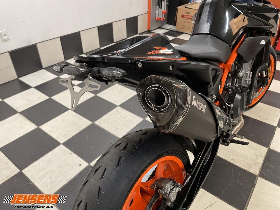 KTM 890 Duke R