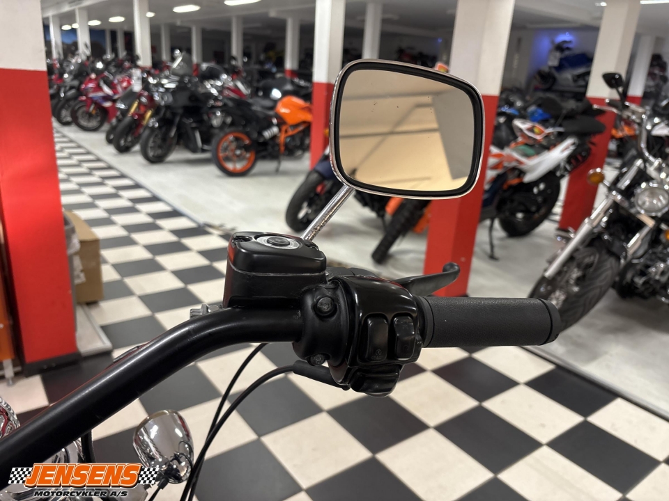 Harley-Davidson FXDB Street Bob