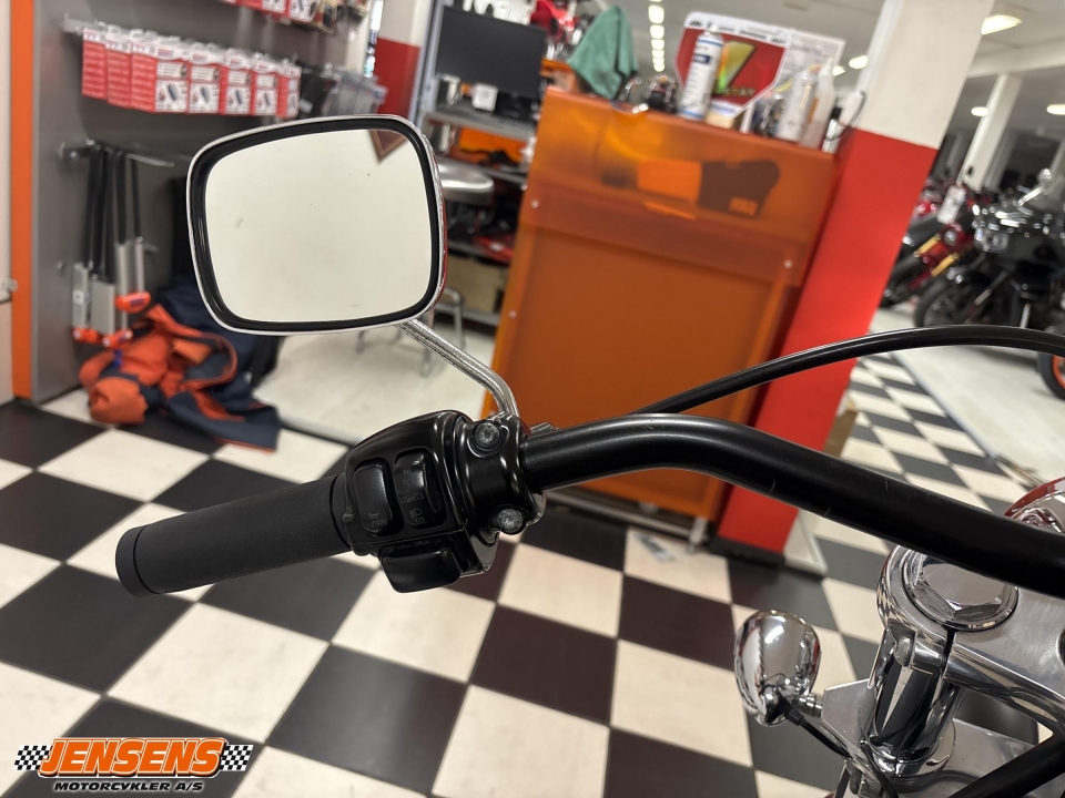 Harley-Davidson FXDB Street Bob