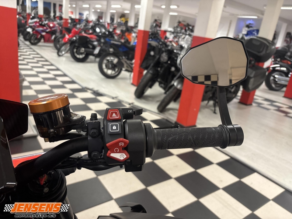 KTM 1290 Super Duke R