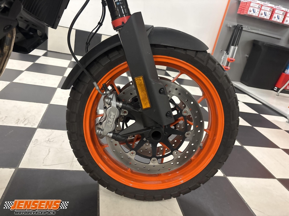 KTM 890 SMT