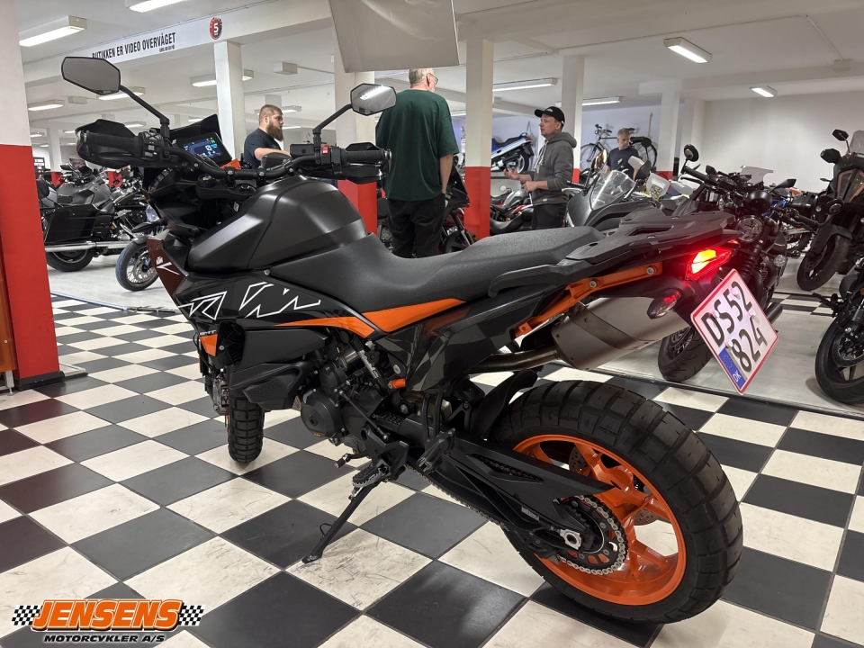 KTM 890 SMT