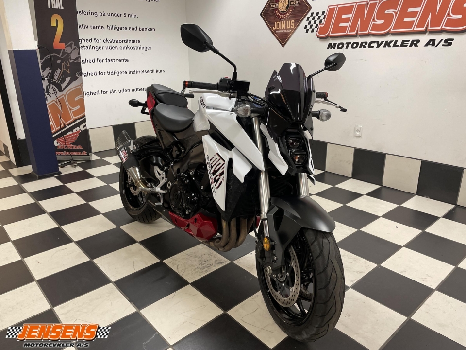 Suzuki GSXS 950