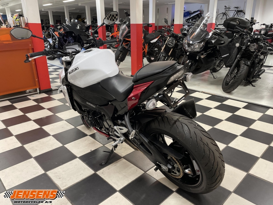 Suzuki GSXS 950