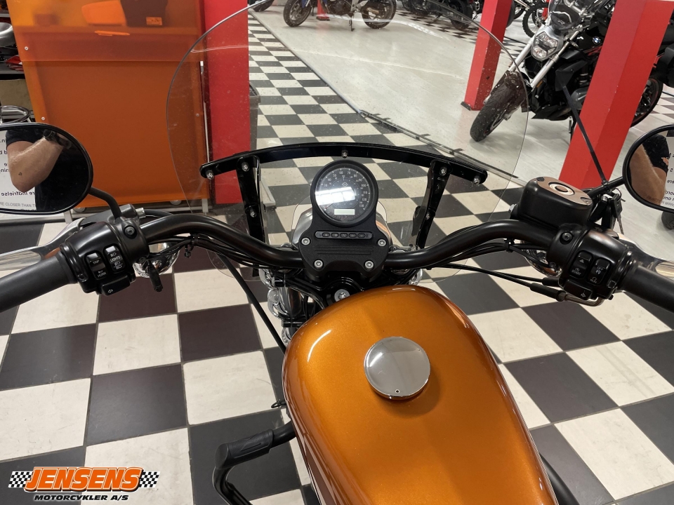 Harley-Davidson XL883R