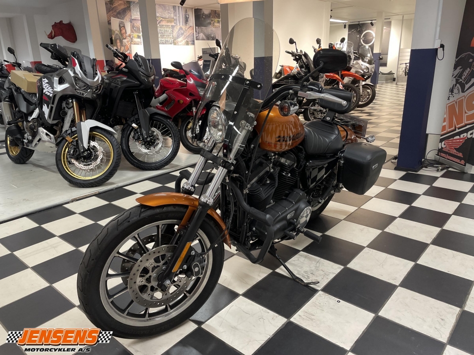 Harley-Davidson XL883R