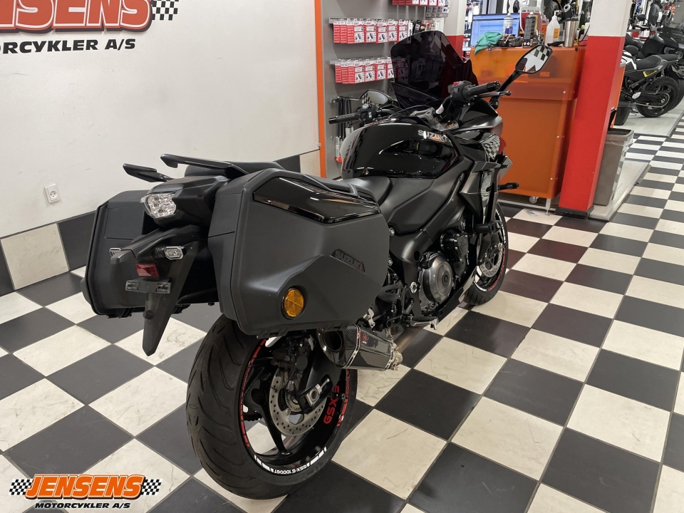 Suzuki GSXS 1000 GT