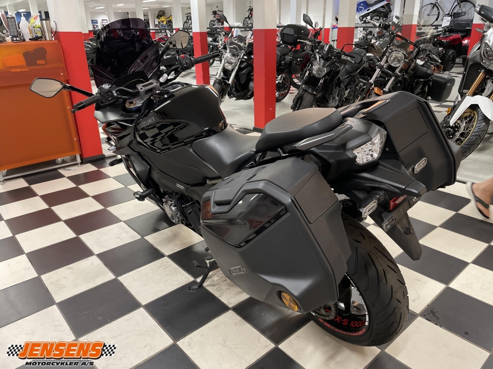 Suzuki GSXS 1000 GT