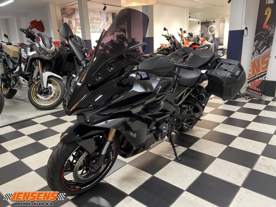 Suzuki GSXS 1000 GT