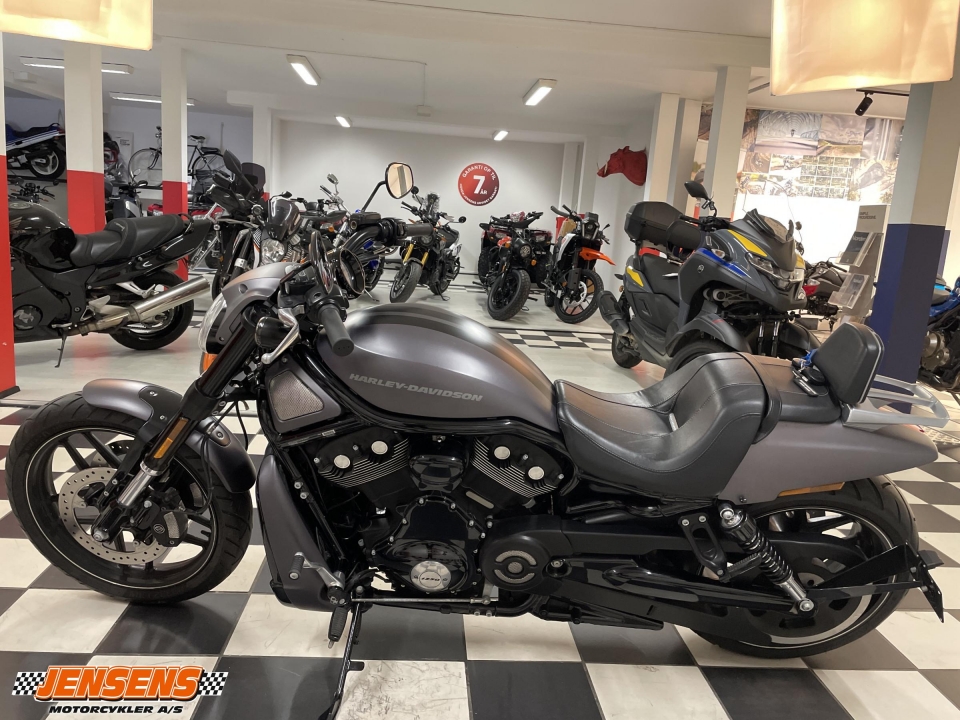 Harley-Davidson VRSCDX Night Rod Special