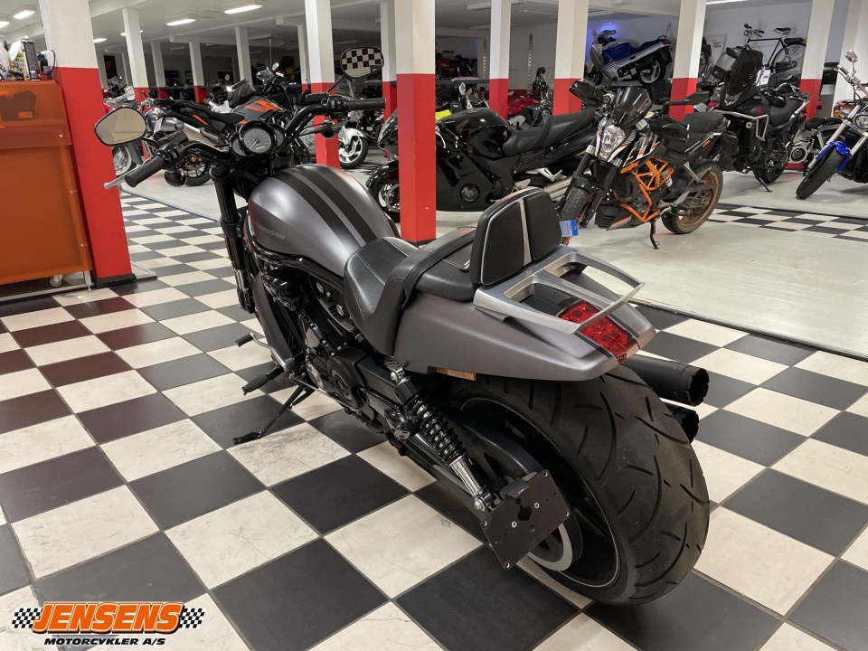 Harley-Davidson VRSCDX Night Rod Special