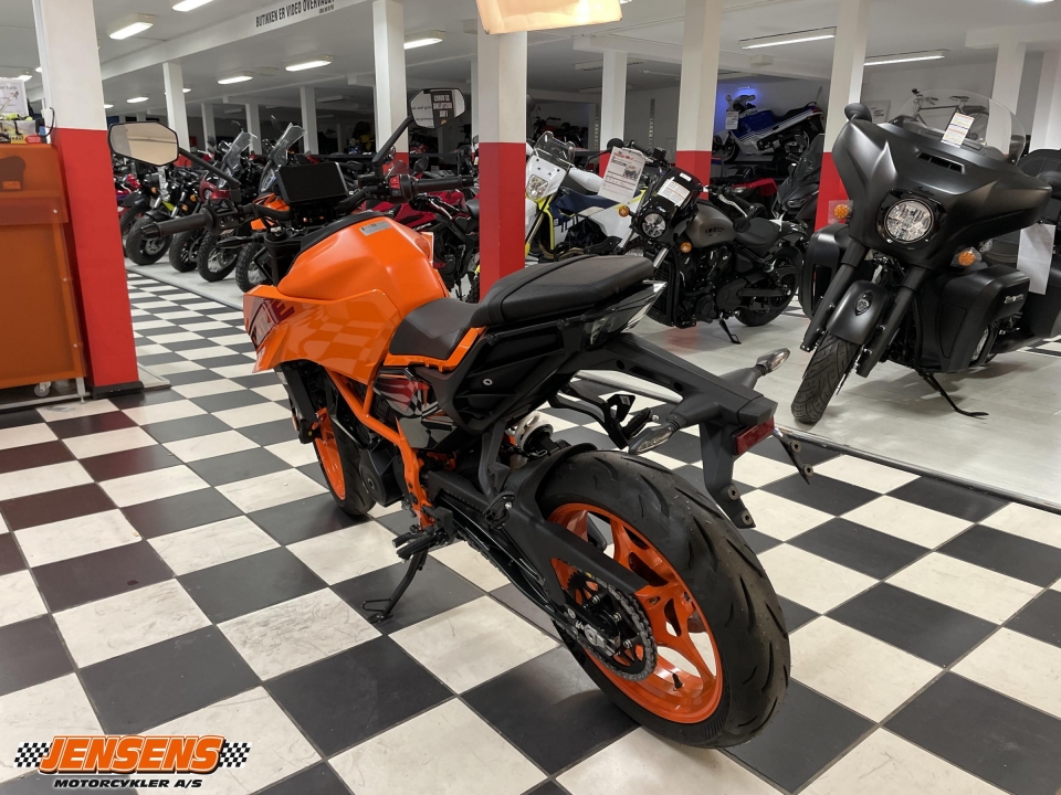KTM 390 Duke