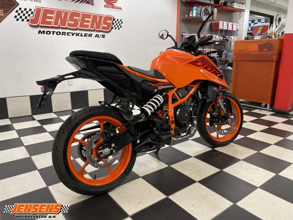 KTM 390 Duke