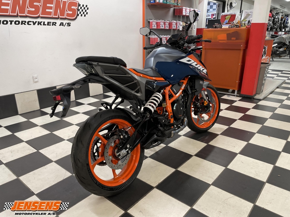 KTM 390 Duke