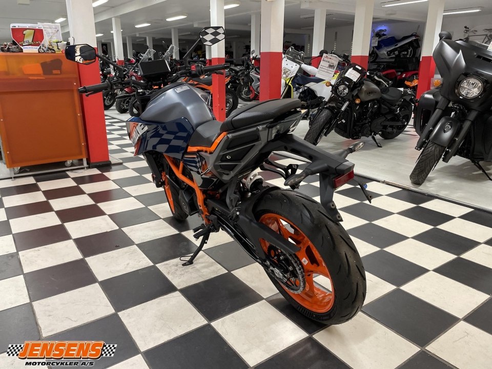 KTM 390 Duke