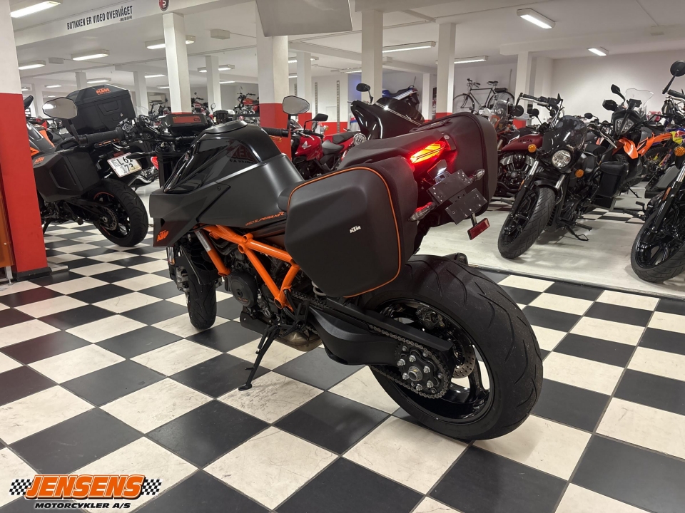 KTM 1290 Super Duke R