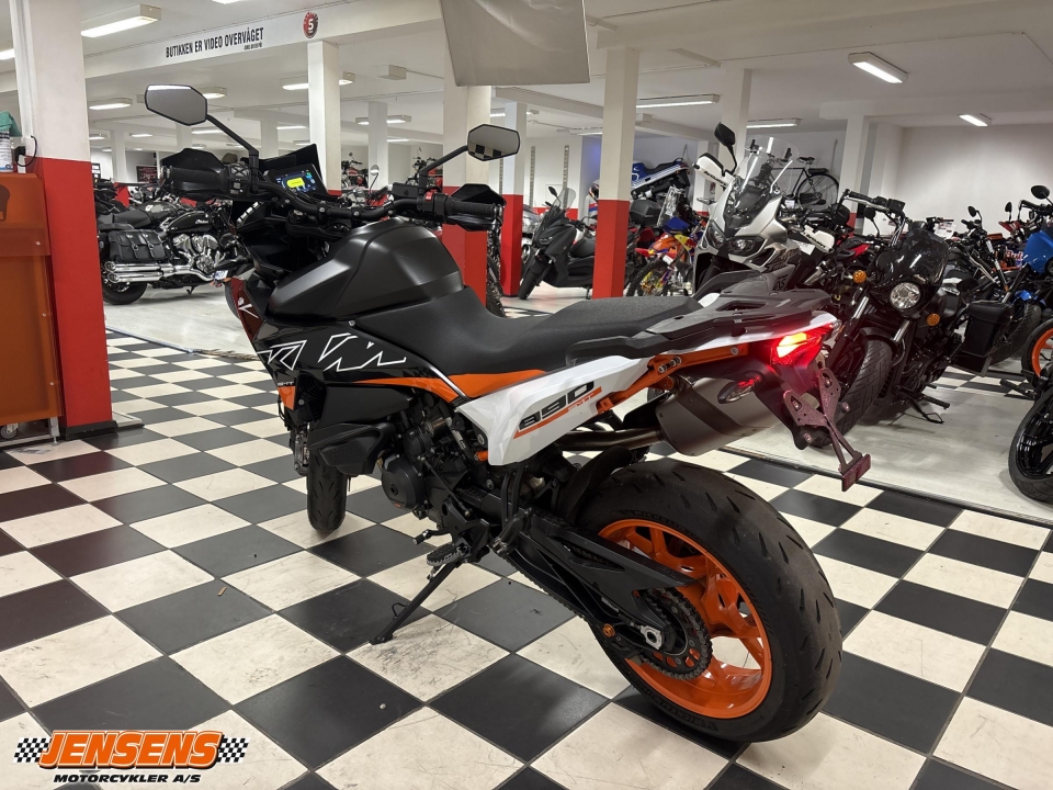 KTM 890 SMT