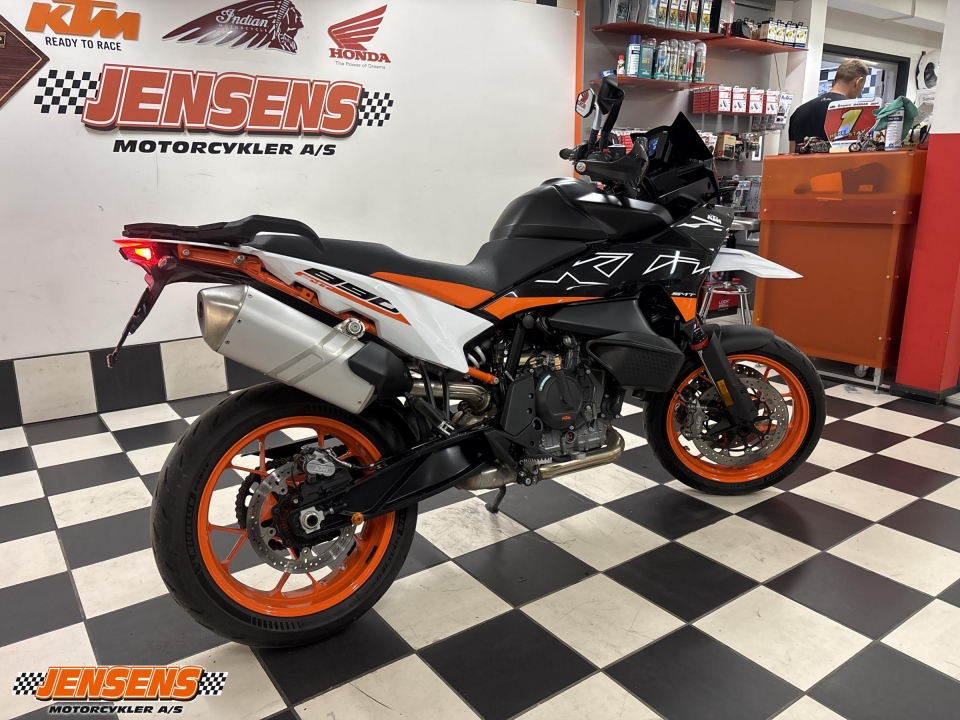 KTM 890 SMT