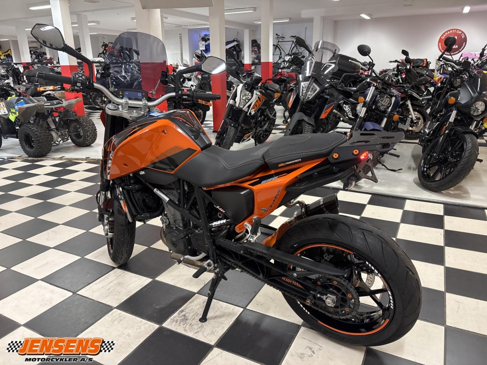 KTM 690 DUKE