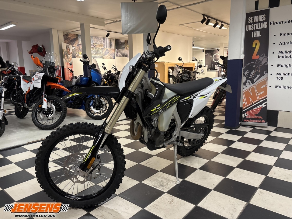 Triumph TF 450-E