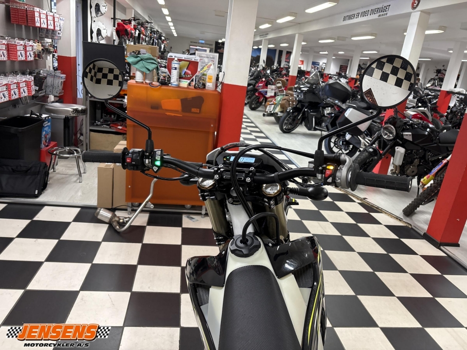 Triumph TF 450-E