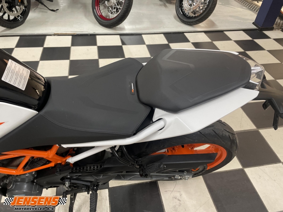 KTM 390 Duke