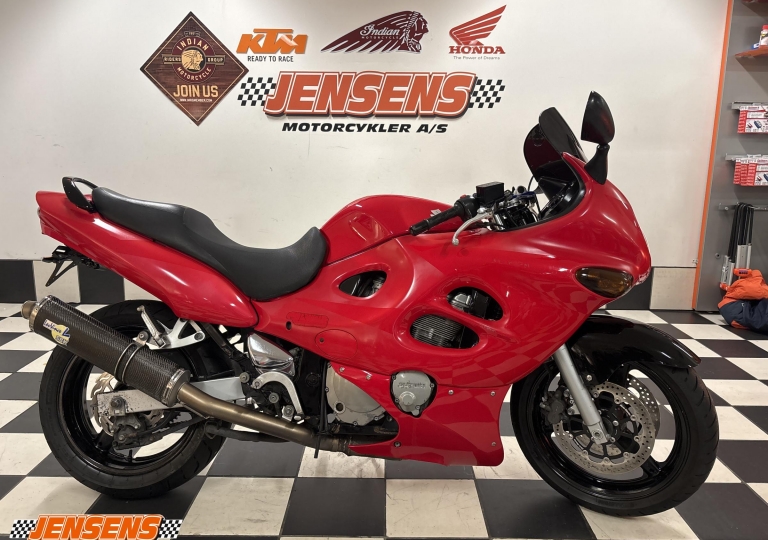 Suzuki GSX 600 F
