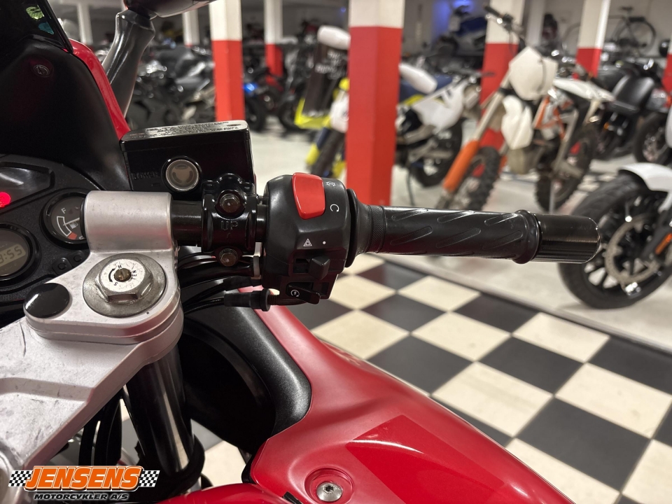 Suzuki GSX 600 F