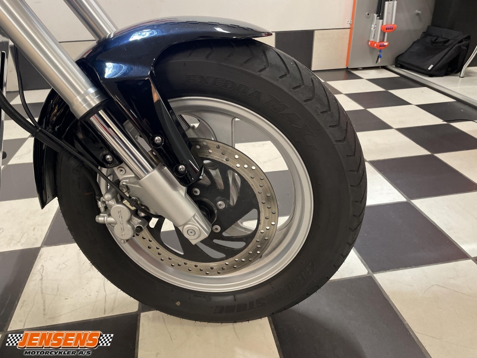 Suzuki VZ 800 Intruder
