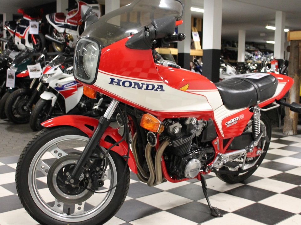 Honda CB 900